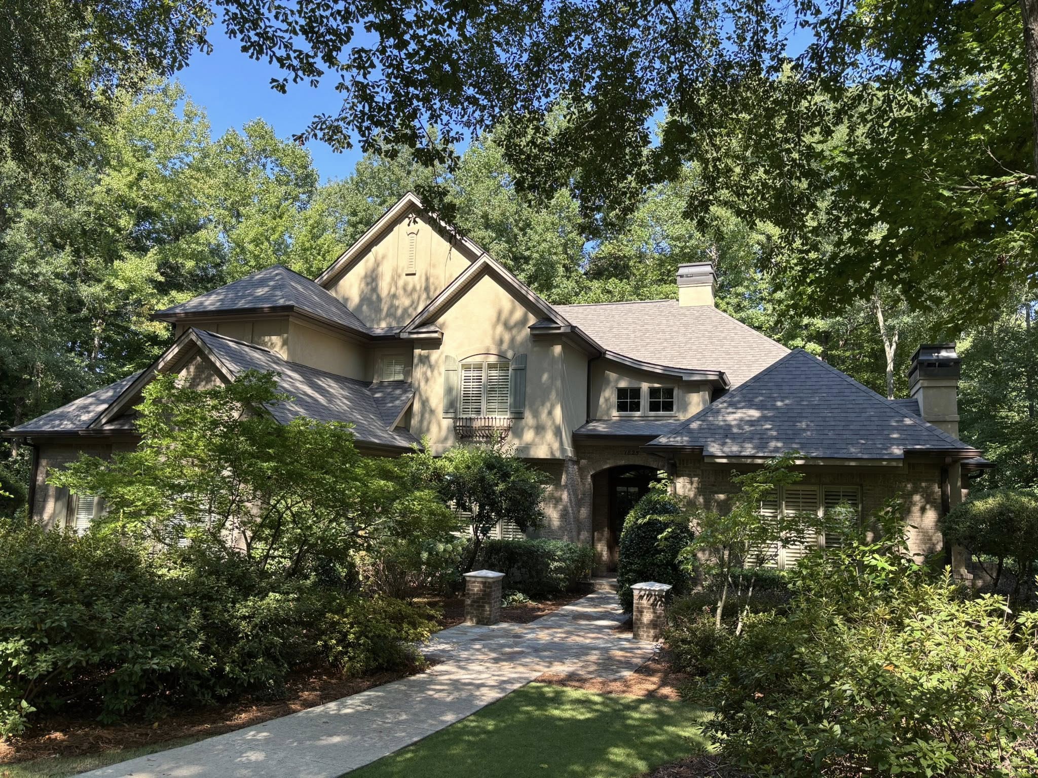 Beautiful architectural shingle roof installation in Auburn, AL